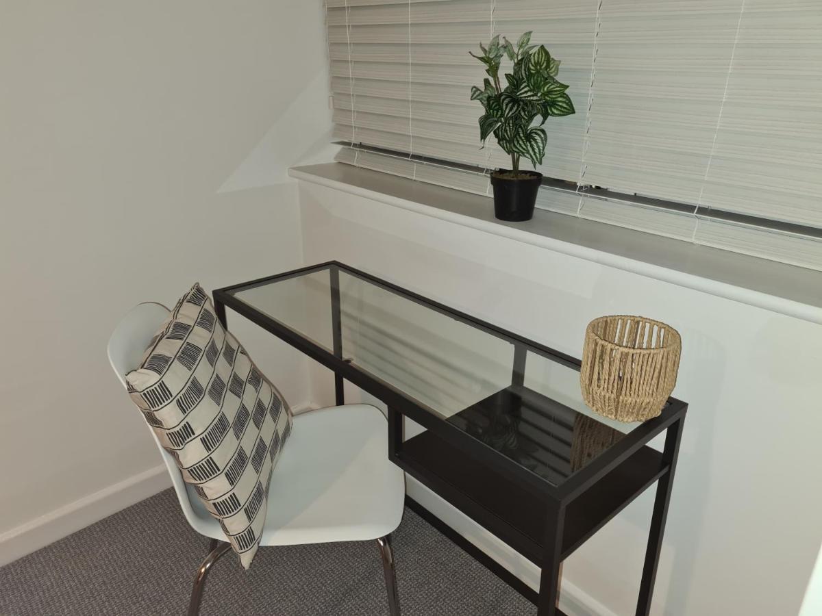 Superb Modern Flat In Northampton, Parking &Ev Apartment Luaran gambar